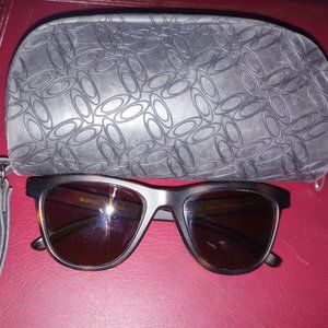 Oakley glasses with case
